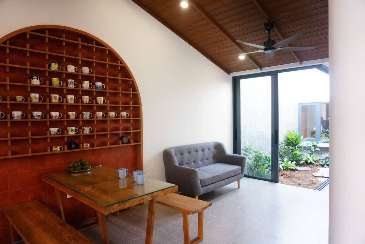 Nhà 1 tầng tại Sài Gòn có 3 phòng ngủ cùng hướng về khu vườn giữa nhà