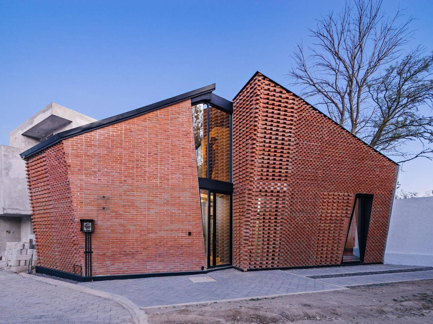 Ngắm nhìn Saint Peter House – ngôi nhà hình học với bức tường gạch 3D vô cùng ấn tượng