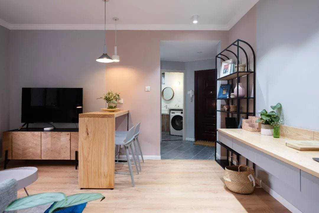 Bạn có tin không khi căn hộ vỏn vẹn 56m2 mà có đầy đủ các không gian chức năng, kể cả phòng làm việc?