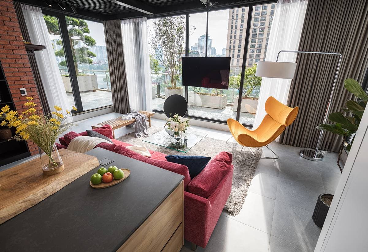 The Home Skyline Hoàng Cầu - Ban công siêu rộng mở ra không gian sống hiện đại nhưng ấm áp