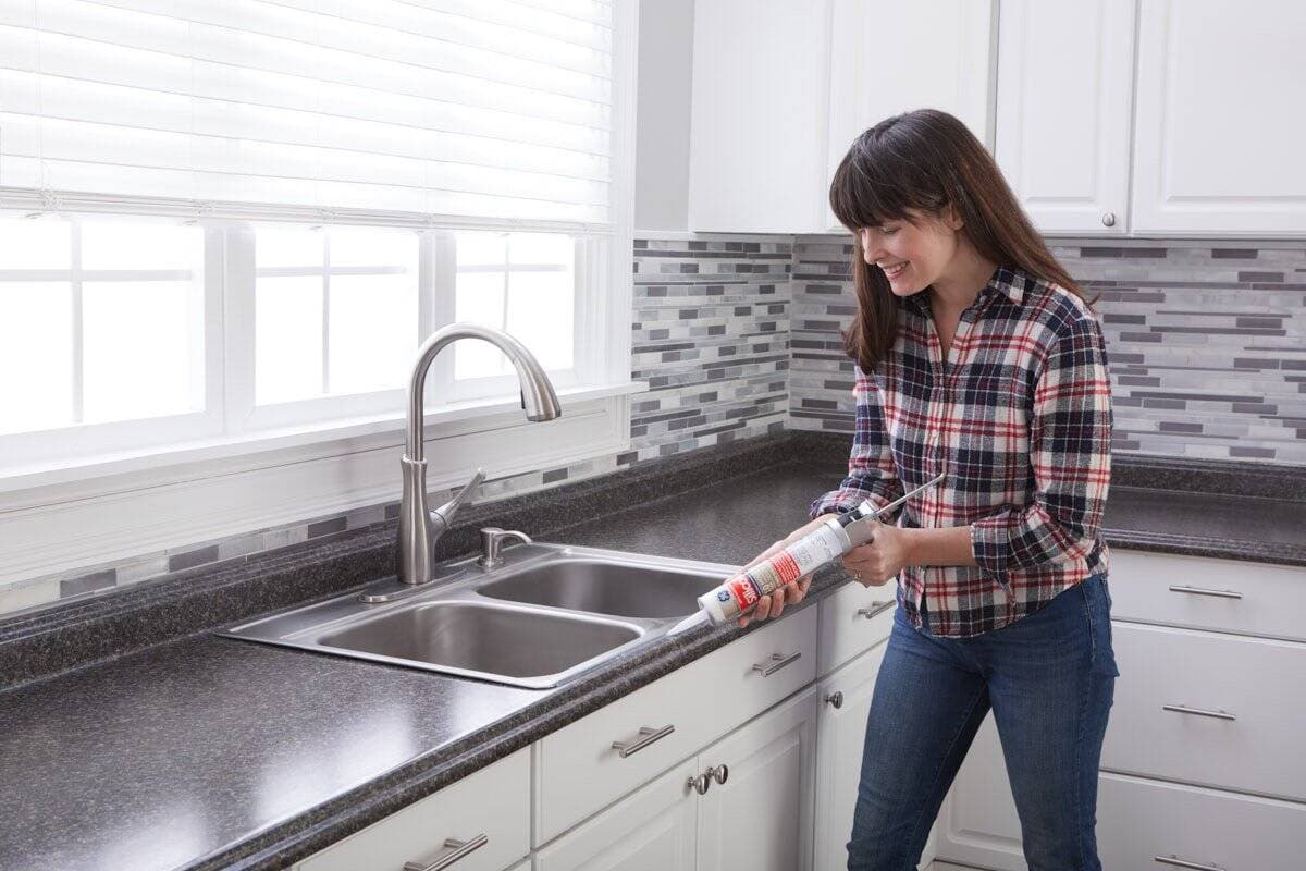 Vì sao bồn rửa bát bị rò nước? Dấu hiệu nhận biết và cách xử lý rò rỉ bồn rửa chuẩn thợ