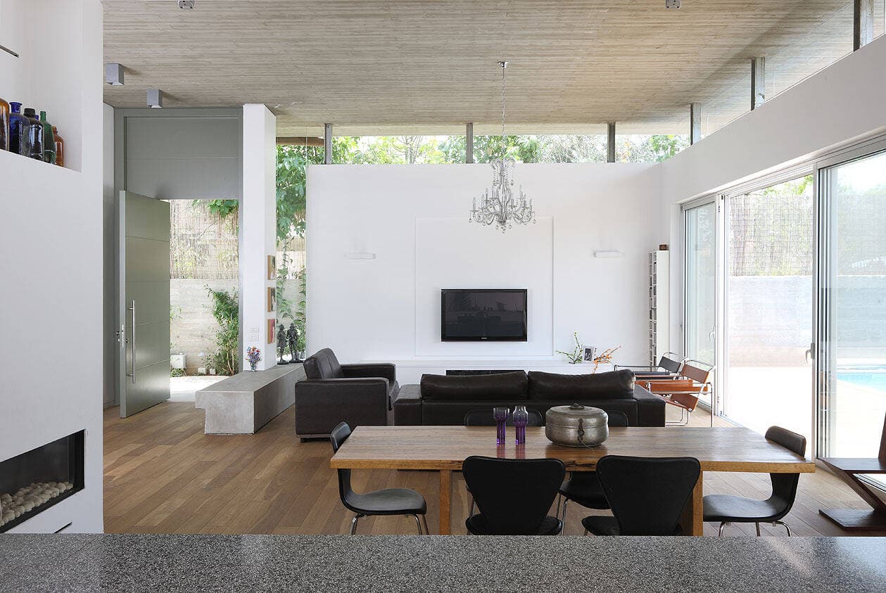 Nhà phố 1 tầng 1 lửng của gia đình 5 thành viên, ngưỡng mộ nhất là khoảng sân sau để “chill” mỗi ngày