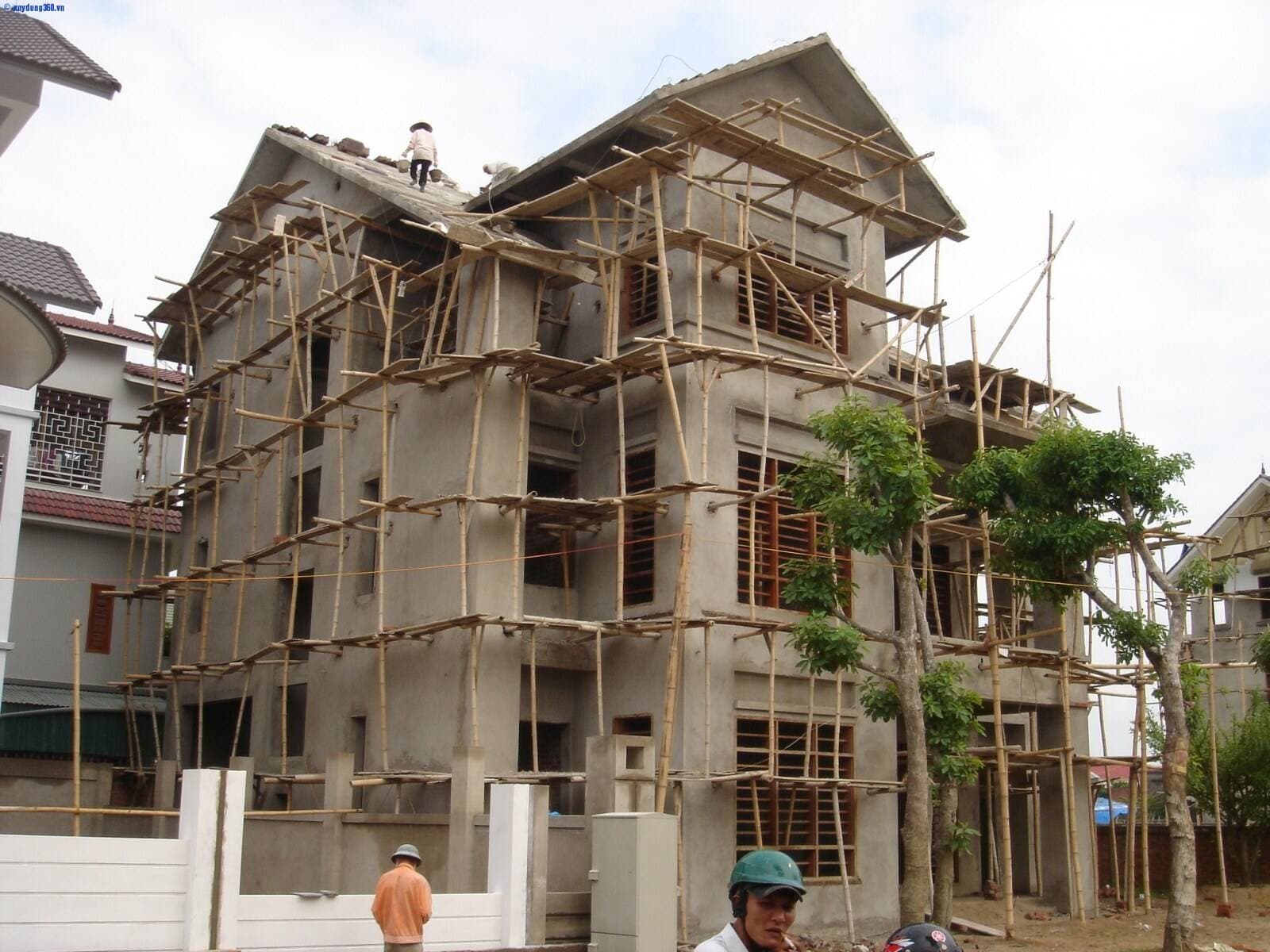 Hoang ốc là gì? Có nên xây nhà khi gặp hạn hoang ốc không?