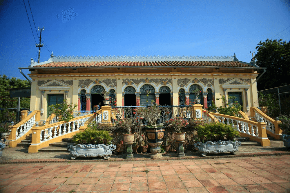 Nhà cổ Bình Thủy - Dinh thự cổ đẹp nhất miền Tây, giao thoa giữa các giá trị kiến trúc lâu đời 