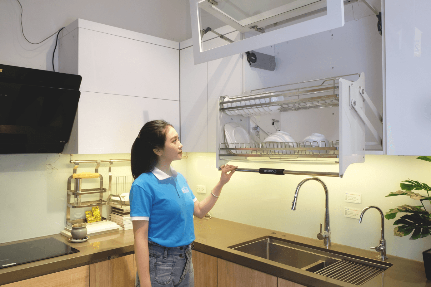 Kinh nghiệm chọn và mua phụ kiện tủ bếp chất lượng với mức giá phải chăng nhất