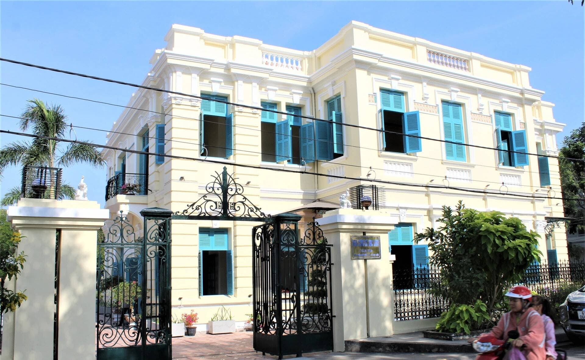 Cận cảnh nhà Công tử Bạc Liêu 100 tuổi trước và sau khi cải tạo