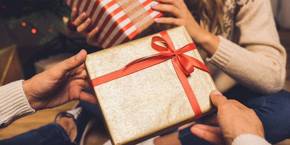 Gợi ý 11+ món quà tặng Tết cho người cao tuổi