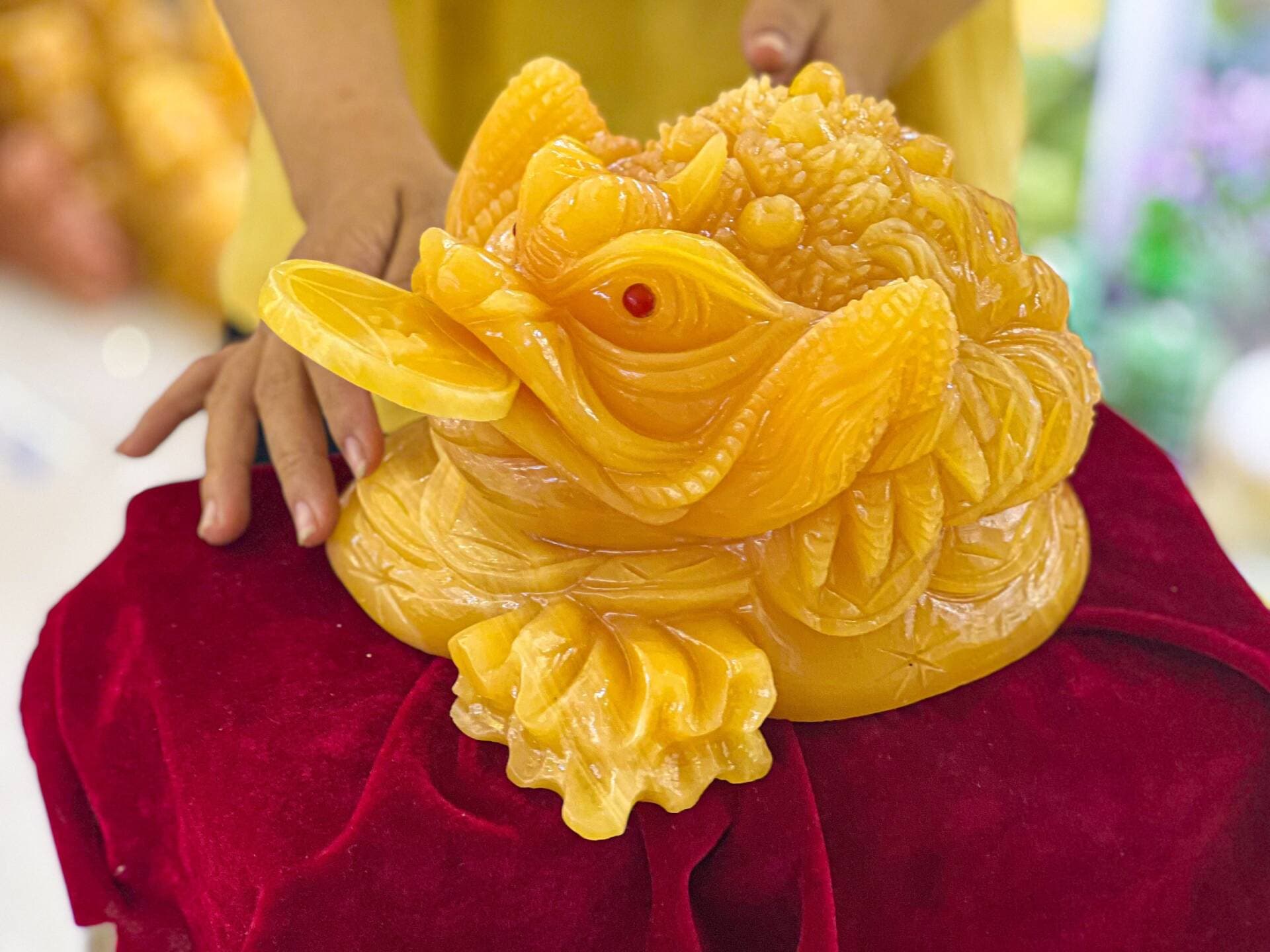 Cóc ngậm tiền đặt ở đâu, quay hướng nào để hút tài lộc?