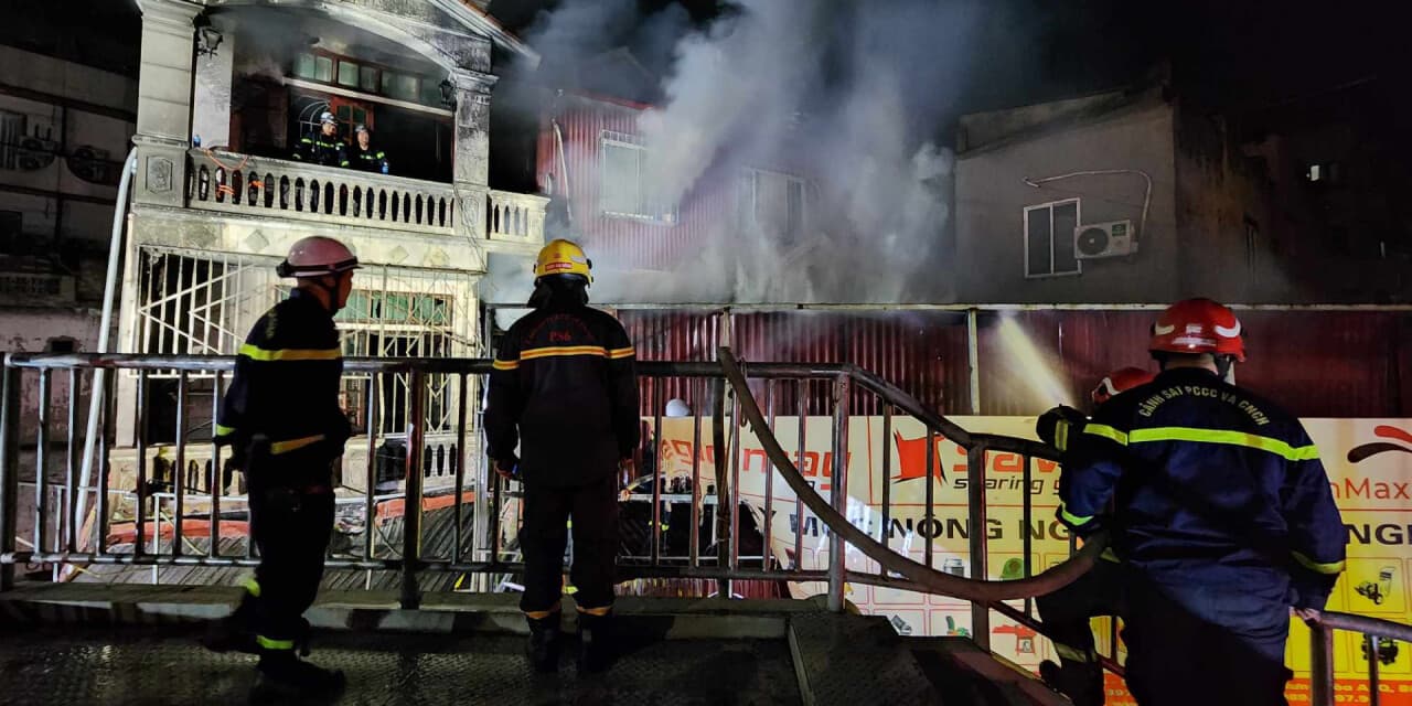 Từ vụ cháy lớn tại số nhà 260 Phạm Văn Đồng: Học ngay cách thoát nạn an toàn để tự cứu mình