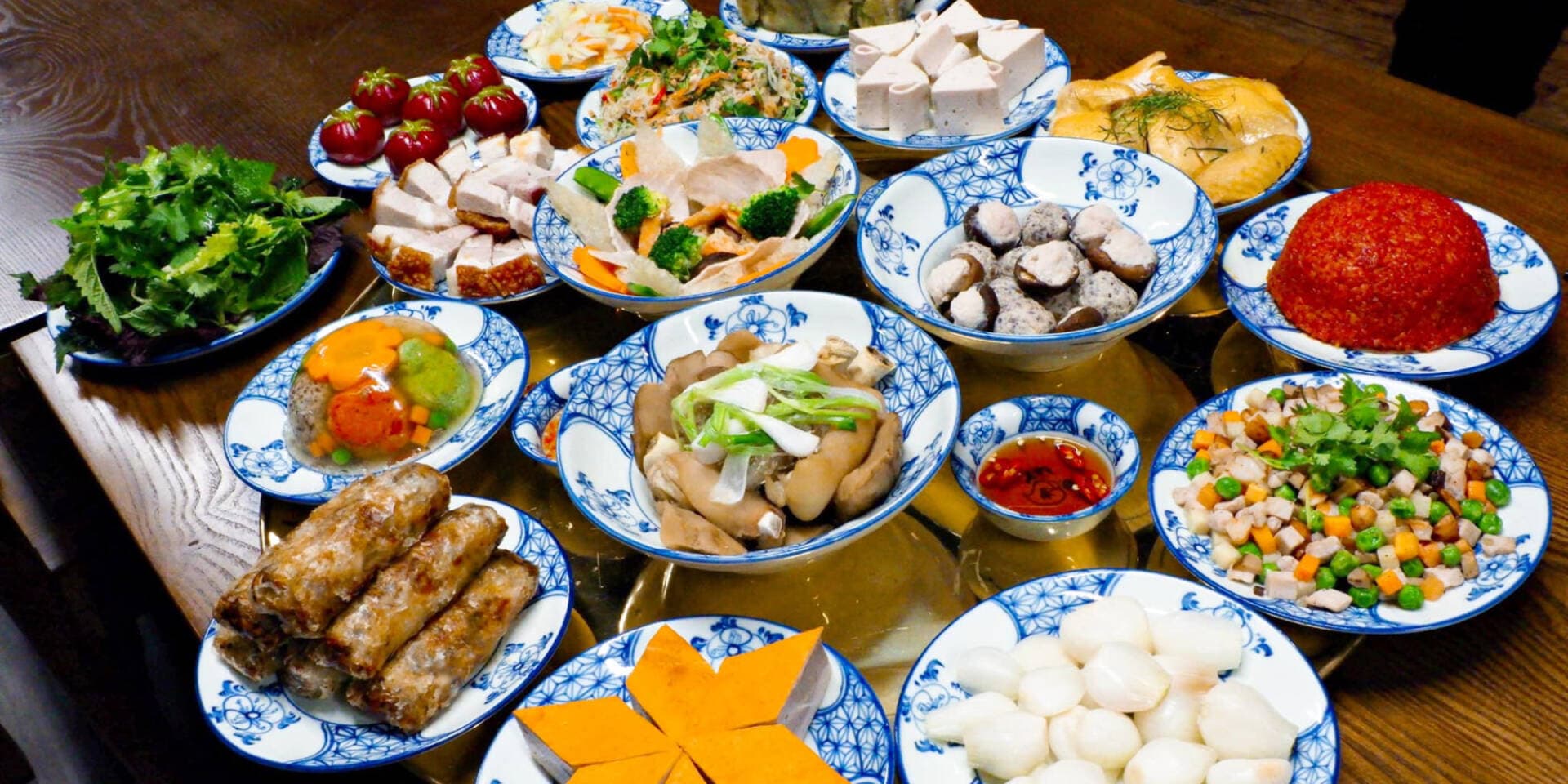 Những món ăn ngon “làm sẵn” để chuẩn bị mâm cỗ Tết
