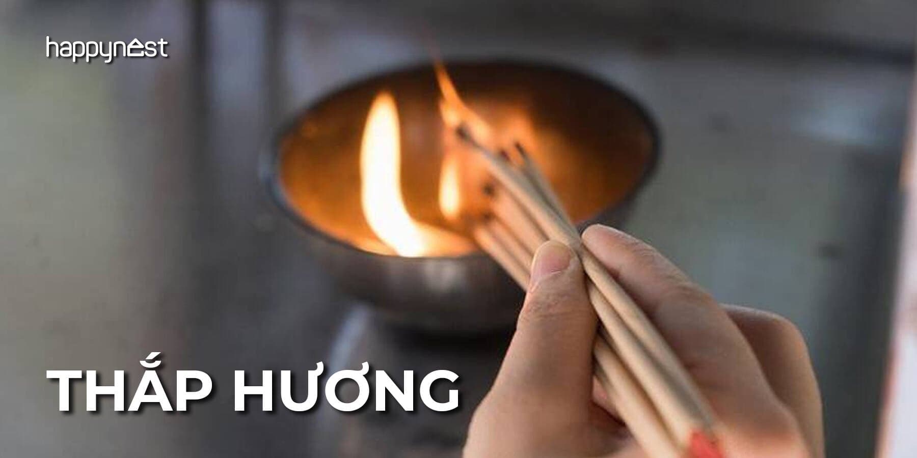 Hướng dẫn thắp hương đúng cách và những điều kiêng kỵ cần lưu ý