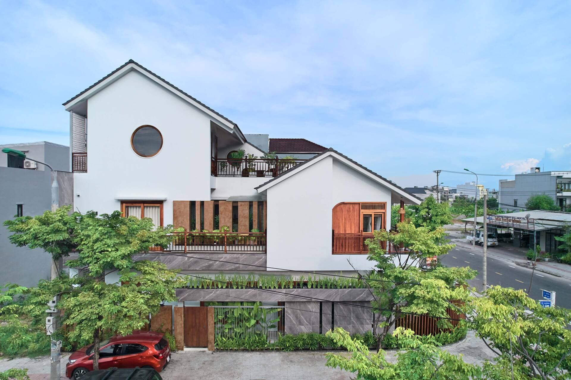 NI Villa mẫu nhà hướng Tây chống nóng lấy cảm hứng từ phố cổ Hội An