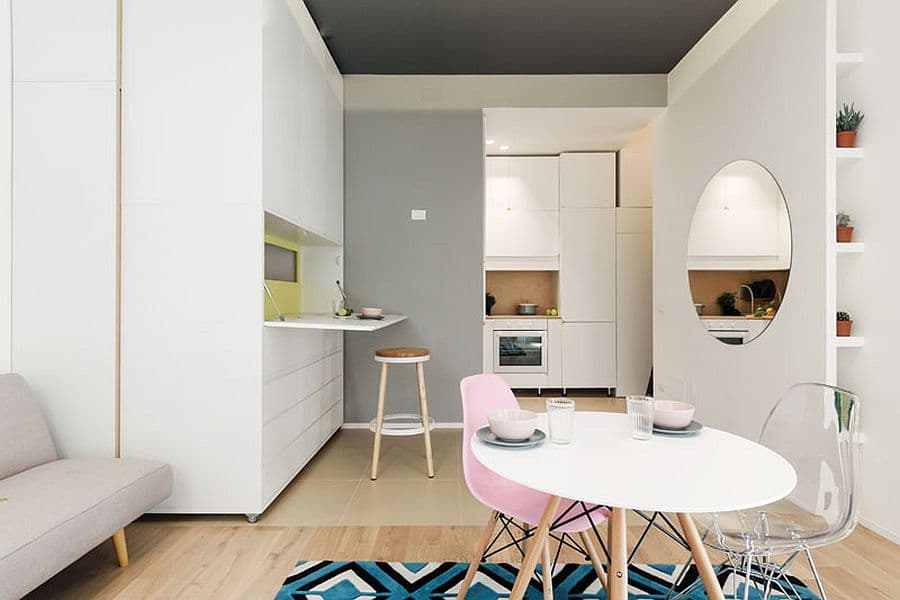 Căn hộ 29m2 khiến nhiều người trầm trồ về cách xử lí không gian sáng tạo, chia phòng chỉ bằng 1 kệ sách