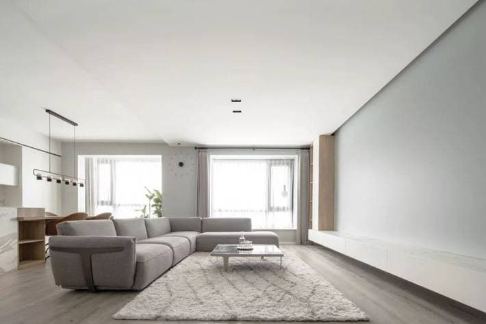 Căn hộ 128m2 không có quá nhiều đồ trang trí nhưng vẫn ấm áp đến bất ngờ