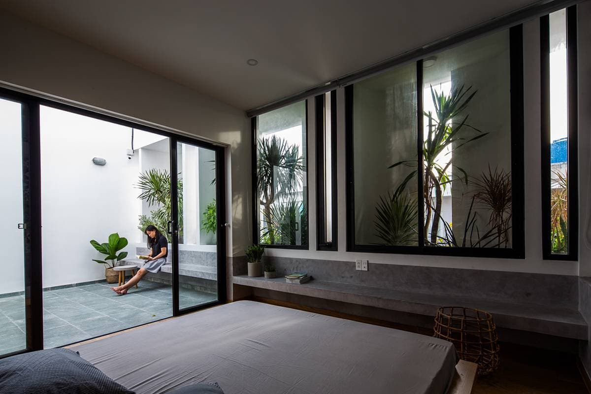 Cả khoảng trời thu nhỏ nơi House for Daughter