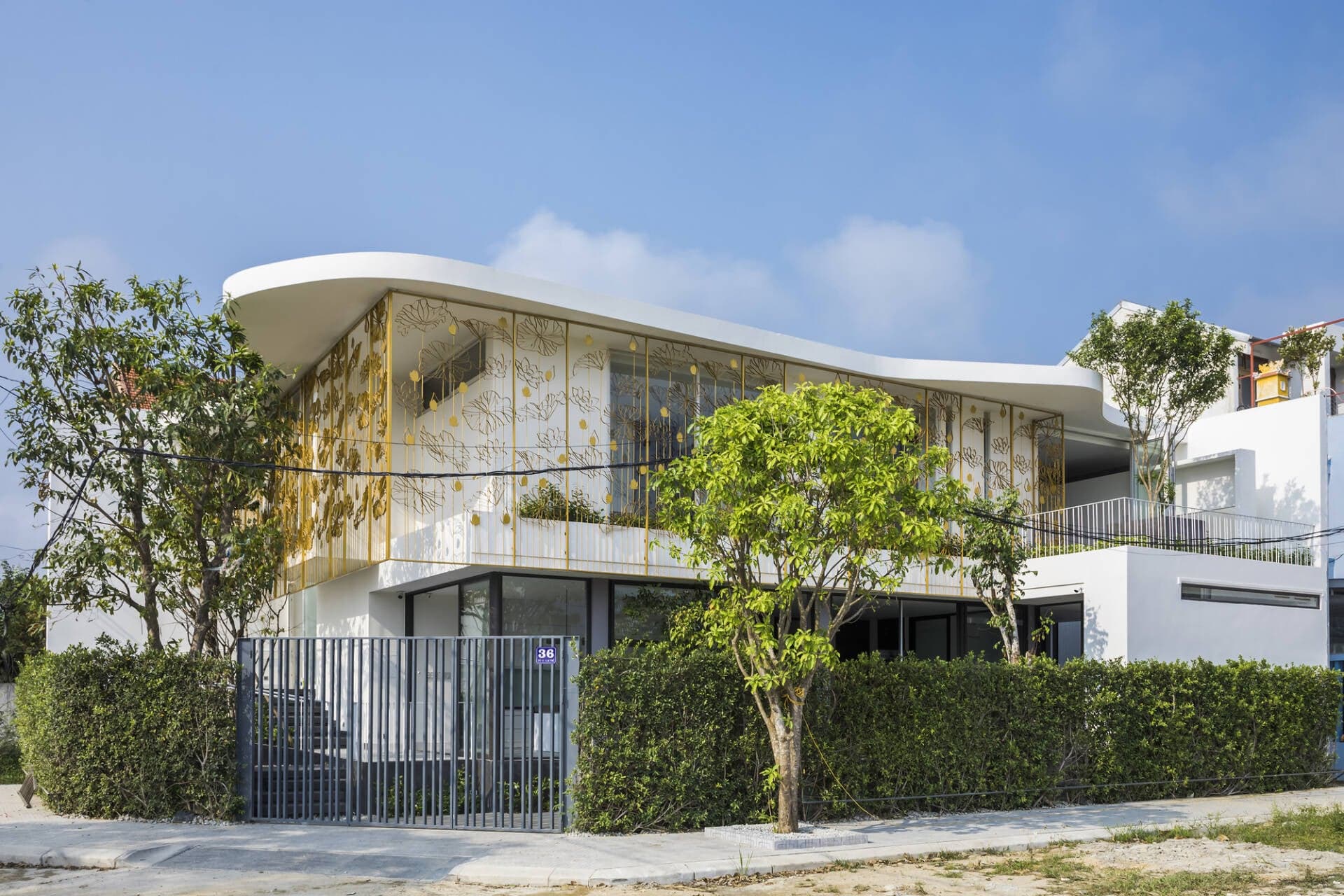Lotus House - ''Căn nhà Hoa Sen'' tuyệt đẹp tại Huế lấy cảm hứng từ sự dũng cảm, kiên cường của nữ gia chủ