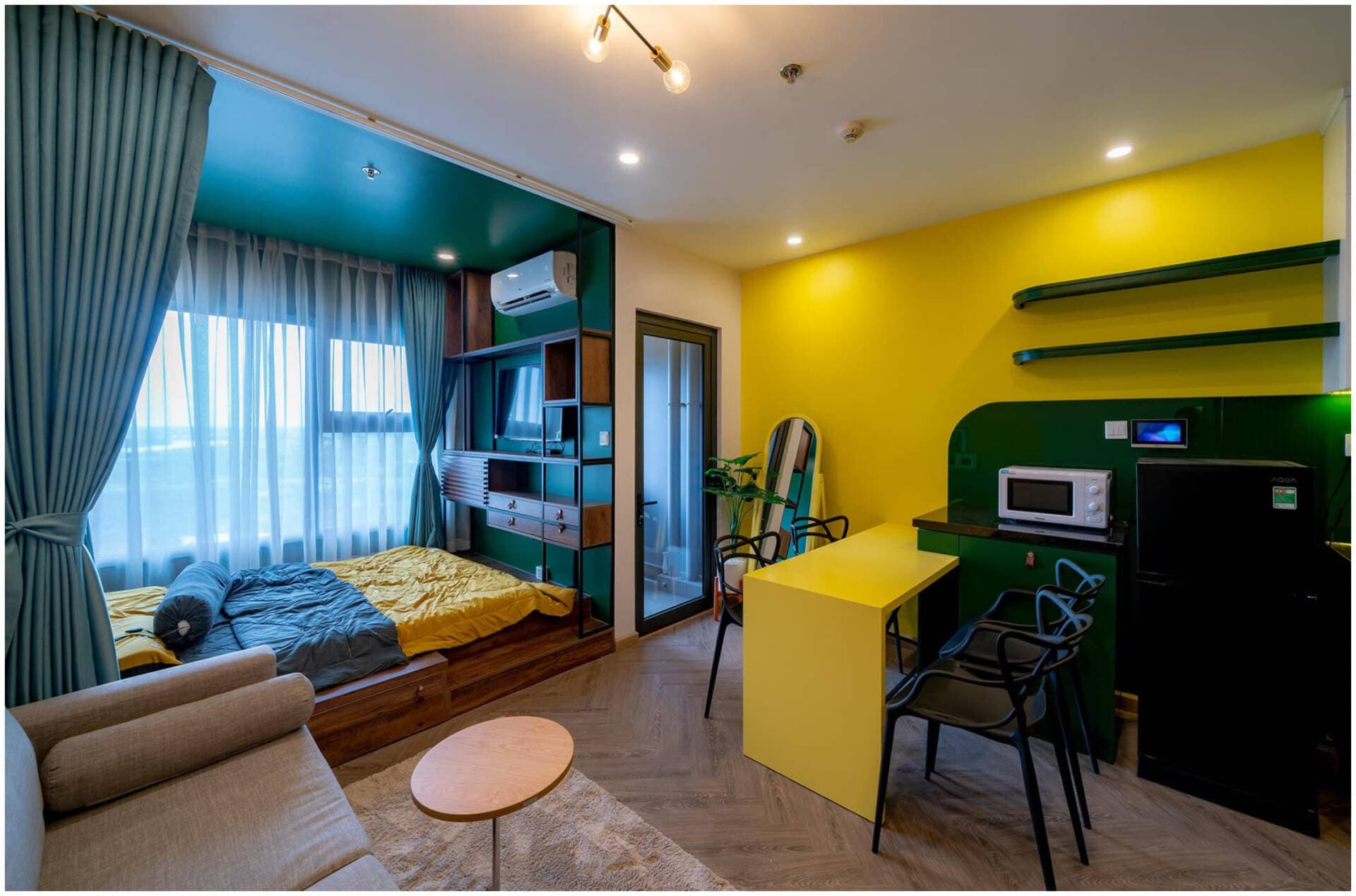 Cải tạo căn hộ studio 28m2 của chàng trai độc thân yêu màu vàng, chi phí khoảng 200 triệu đồng