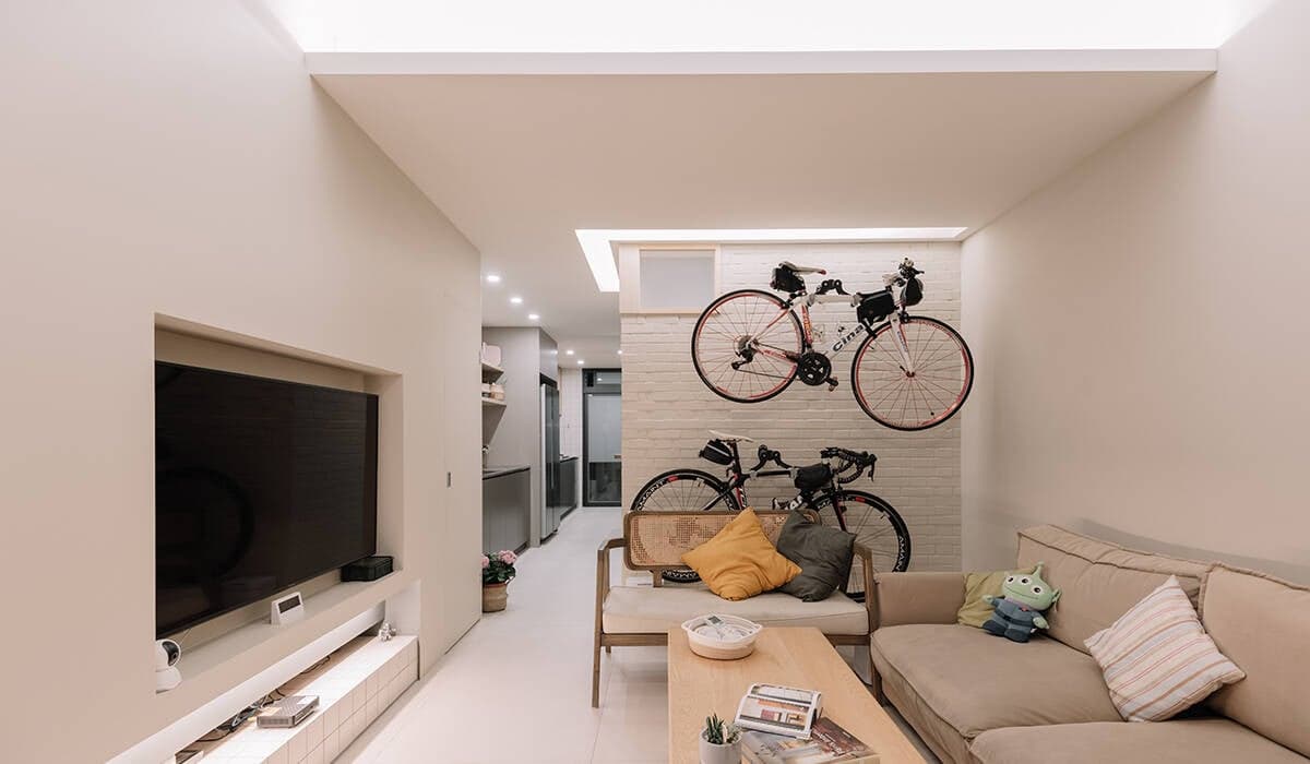 Nhà phố 53m2 cải tạo 1 tầng, xử lý không gian dài hẹp hợp lý