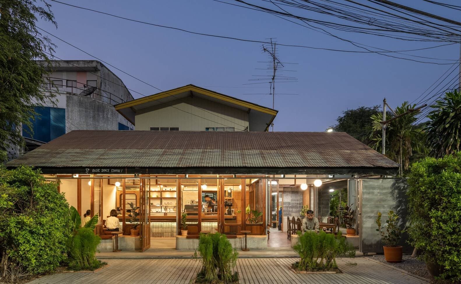 Có ngôi nhà nhỏ 1 tầng tại góc phố, nơi lưu giữ những kỷ niệm xưa cũ của gia đình đa thế hệ