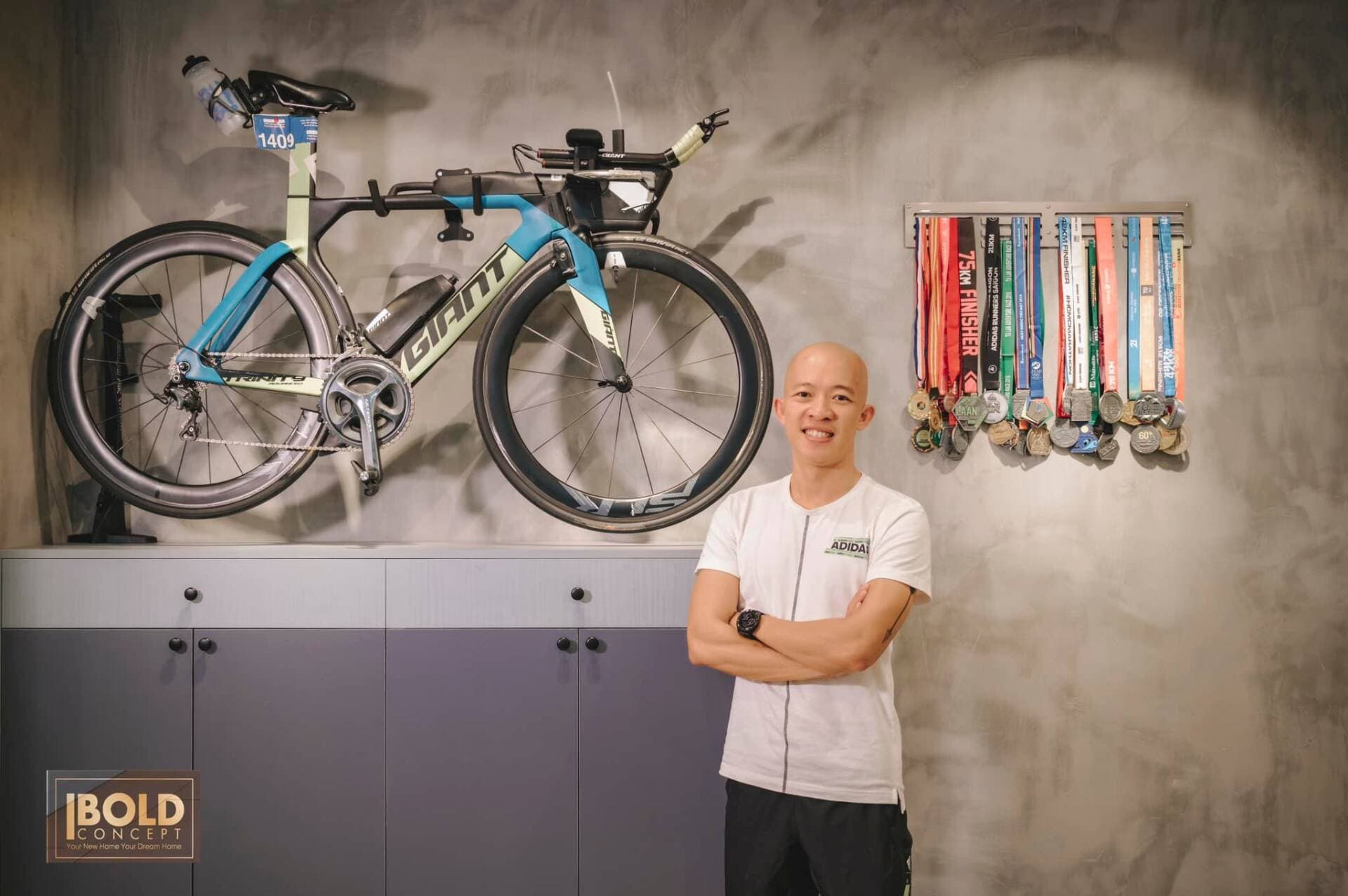 Căn hộ 99m2 của 'Ironman' Việt Nam, thiết kế phong cách Industrial khỏe khoắn, mạnh mẽ
