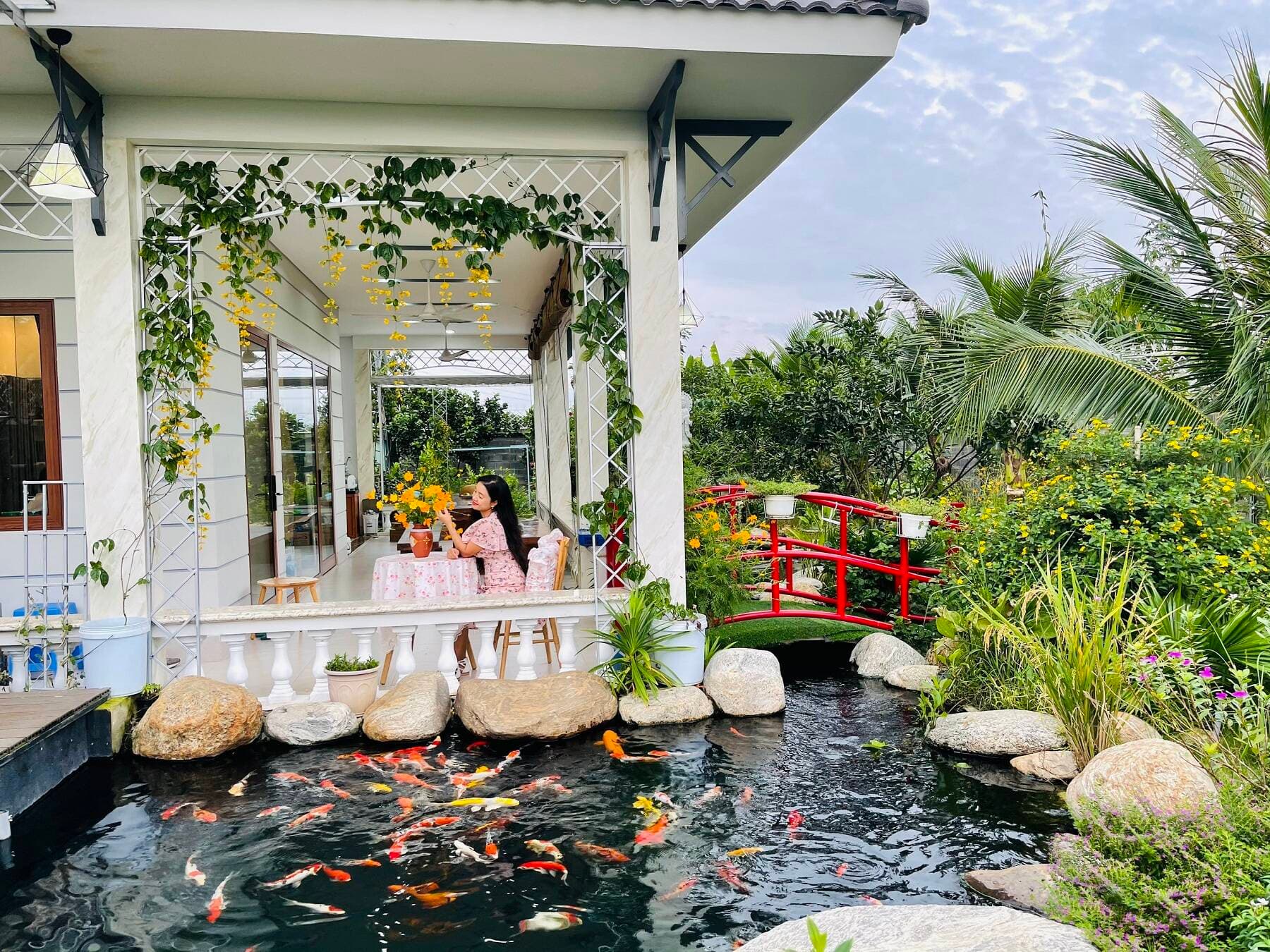 Nhà vườn ở Đồng Nai đẹp như resort, là món quà chồng tặng vợ nhân kỷ niệm 10 năm ngày cưới
