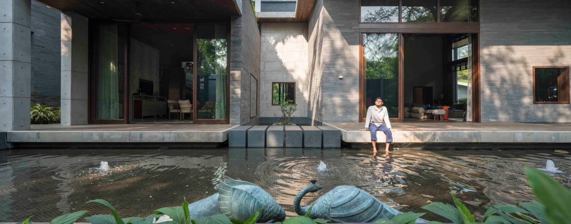 Ngôi nhà đa thế hệ bền vững, giữ nguyên hơn 100 cây xanh khi xây dựng