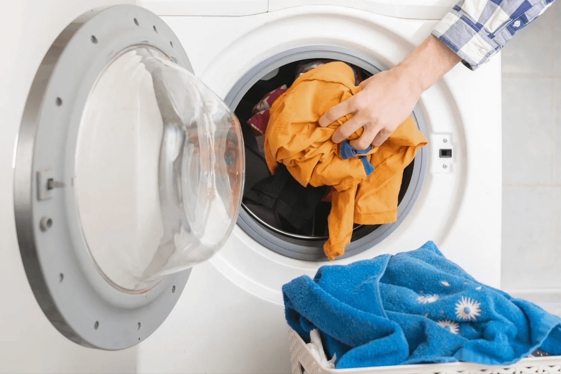 Tại sao nên hạn chế nhấn nút “giặt nhanh” trên máy giặt?