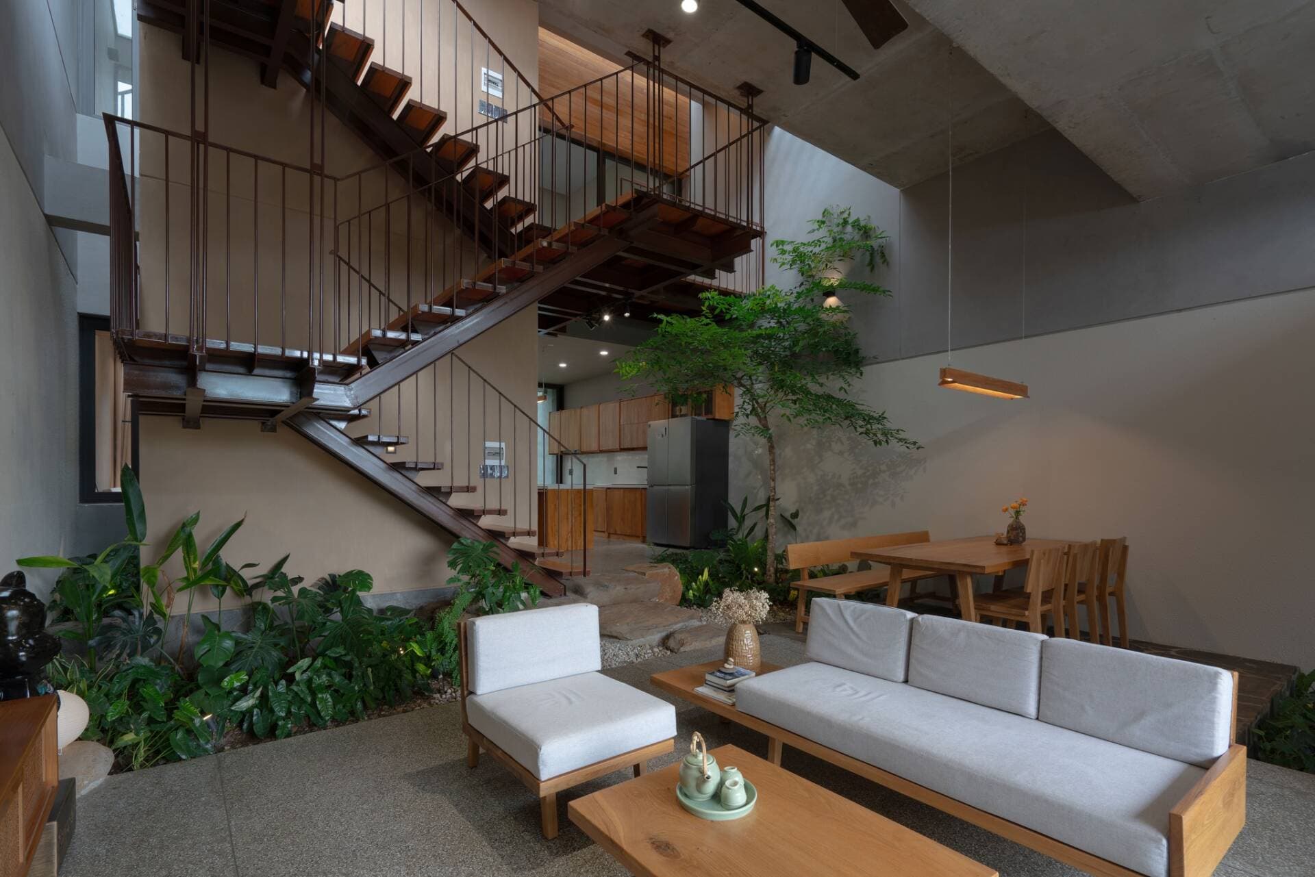 Jinjee House: Ngôi nhà đan cài giữa cảnh quan Buôn Ma Thuột