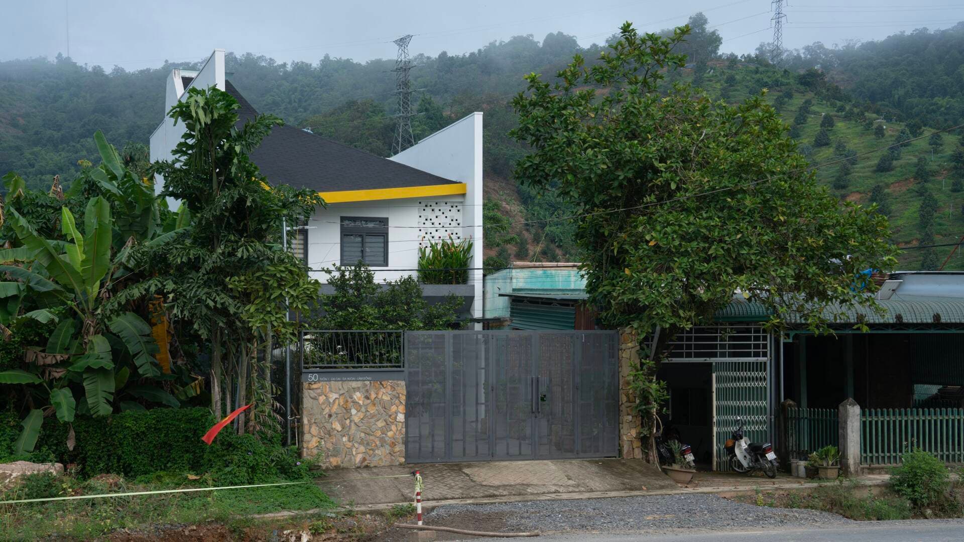 Nhà Đạ Huoai ở Lâm Đồng đưa ký ức gia đình vào không gian sống đương đại