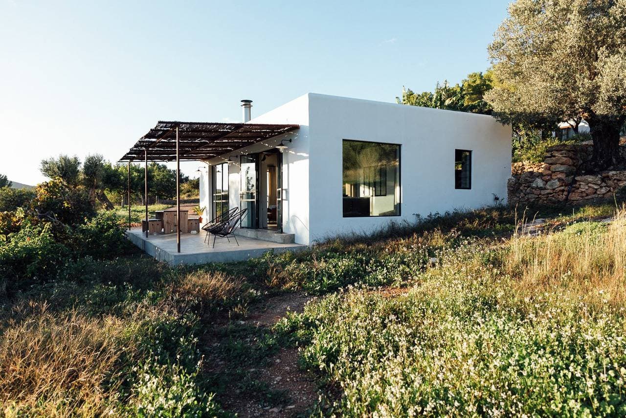 Vẻ đẹp thơ mộng trong căn nhà cấp 4 rộng 80m2 trên đảo Ibiza