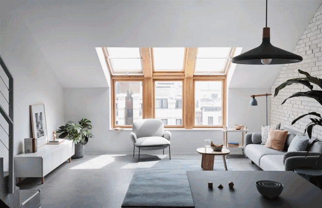 Cặp vợ chồng trẻ biến căn áp mái chật hẹp, thiếu sáng thành ngôi nhà Starburst House ai cũng ước ao