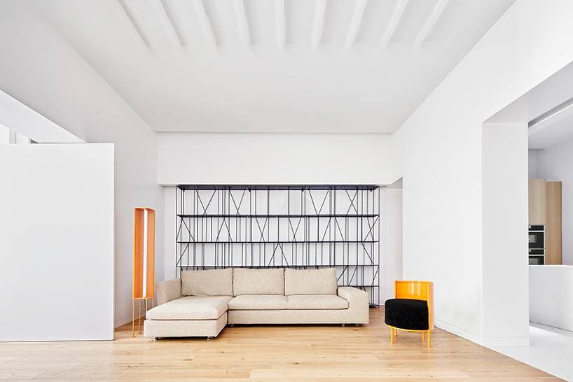 CASA A12 - Căn hộ được cải tạo với nguồn cảm hứng từ 1 bức tranh nghệ thuật "trừu tượng"