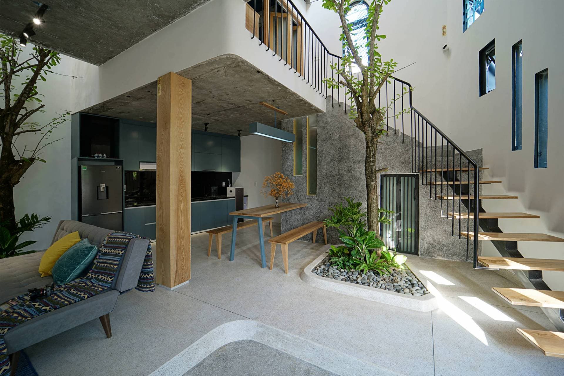 Daisy House - Ngôi nhà miền Trung đẹp dịu dàng với cảm hứng thiết kế từ hoa cúc