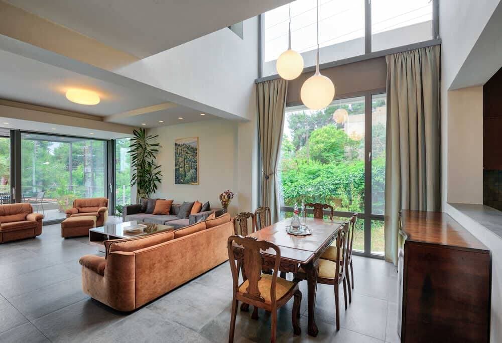 Ngôi nhà 2 tầng  của đại gia đình sở hữu 4 khoảng sân siêu rộng cùng thiết kế sáng thoáng, tiện nghi bất ngờ