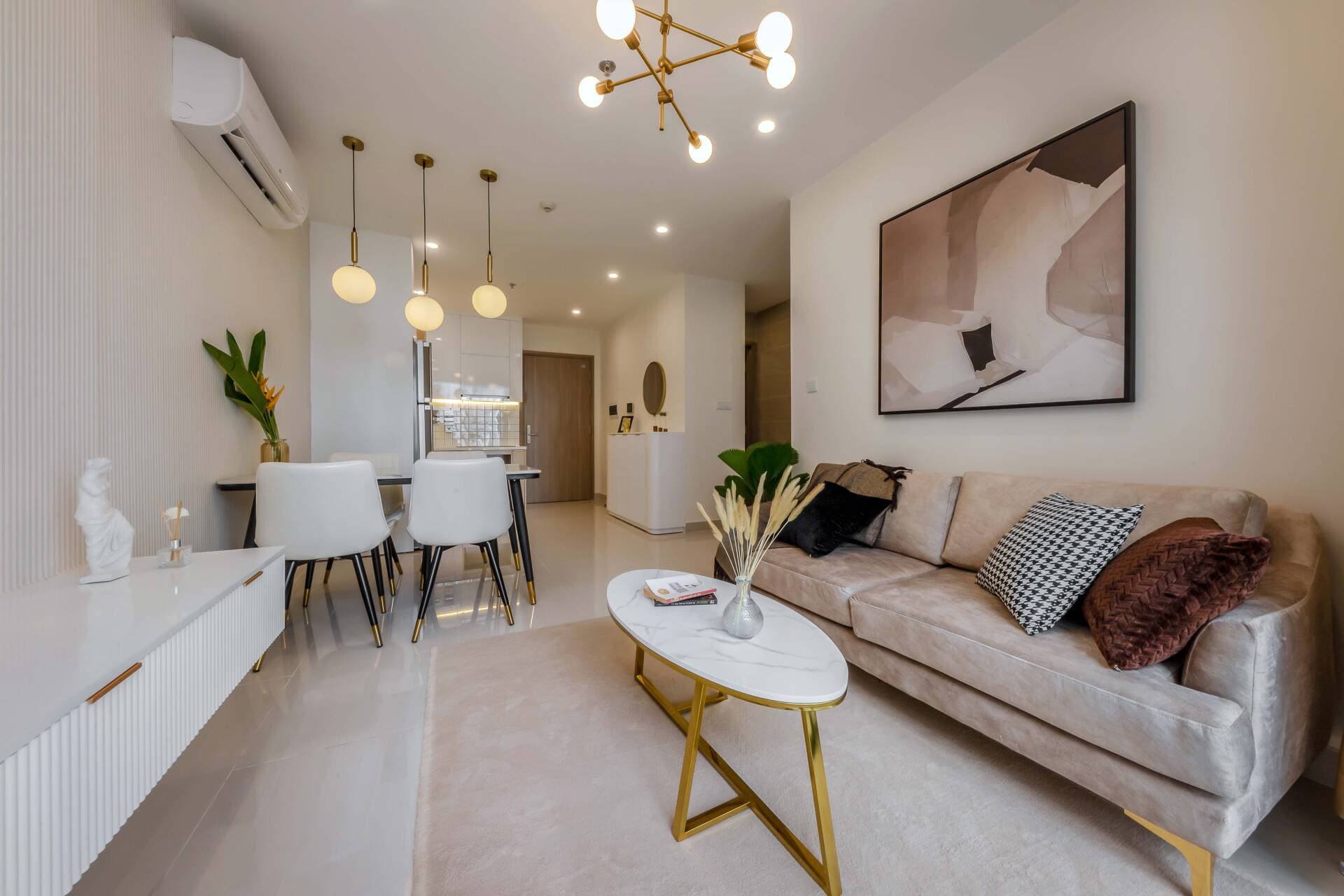 Căn hộ 54m2 của vợ chồng trẻ theo “chủ nghĩa gia đình”, hoàn thiện nội thất với 180 triệu đồng
