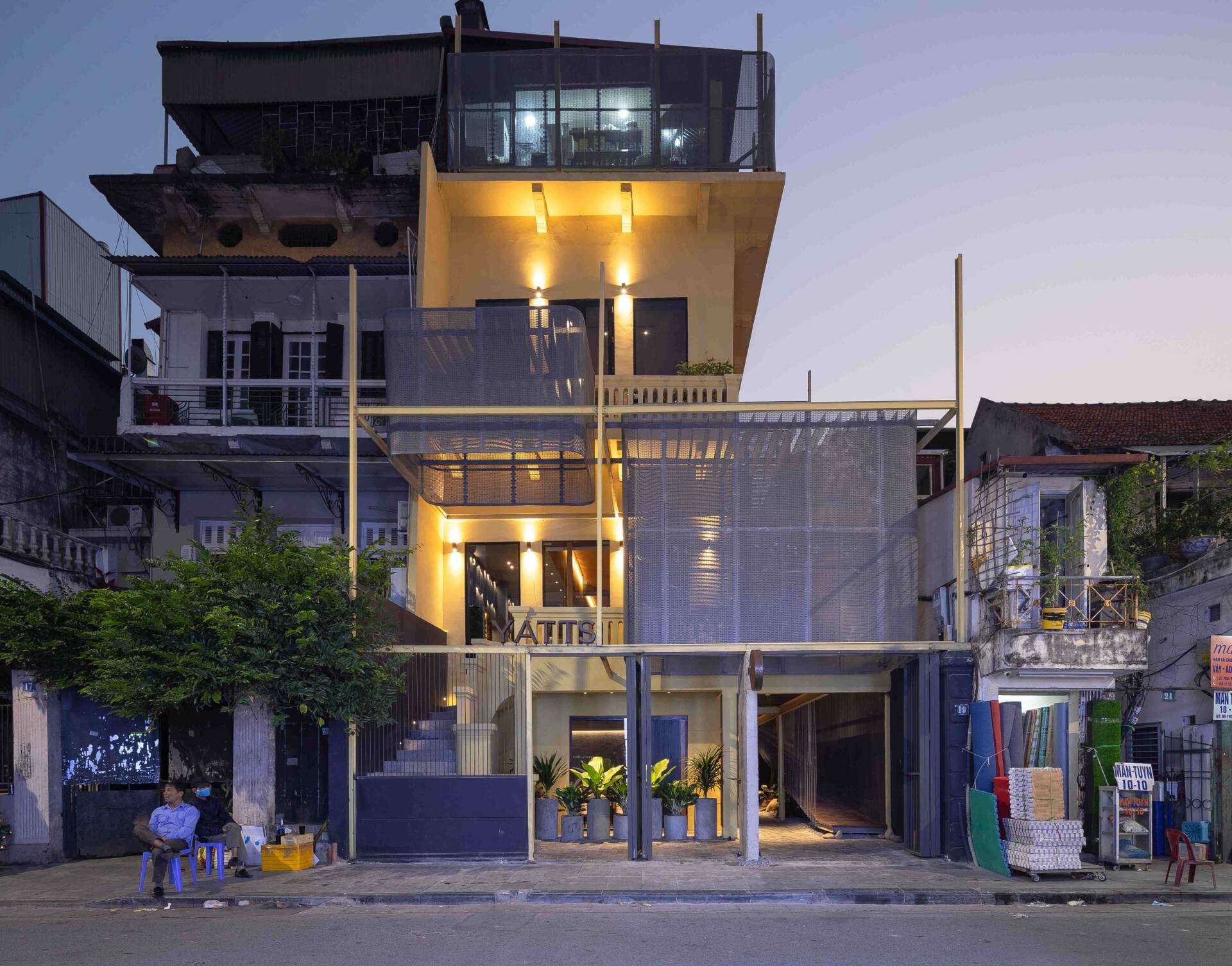 Biệt thự phố cổ được cải tạo thành nhà hàng, vẫn giữ vẹn nguyên sự độc đáo trong kiến trúc cũ