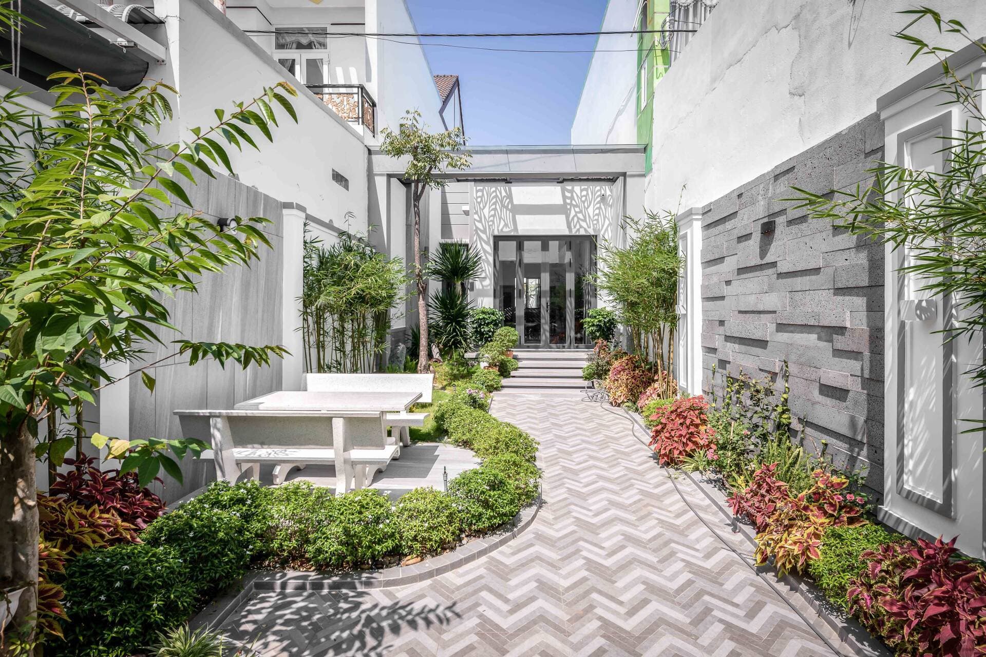 Nhà cấp 4 ở quê đẹp như resort, sở hữu 2 mặt tiền và phân chia khu vực “động - tĩnh” hợp lý