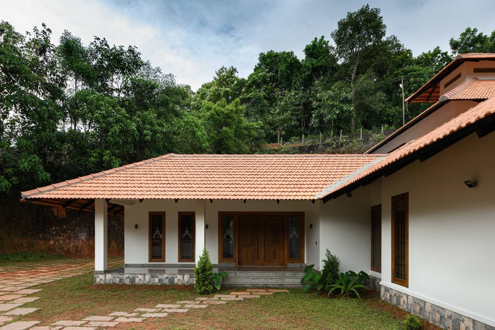 Làm mái nhà thế nào cho đúng phong thủy và kỹ thuật hiện đại?