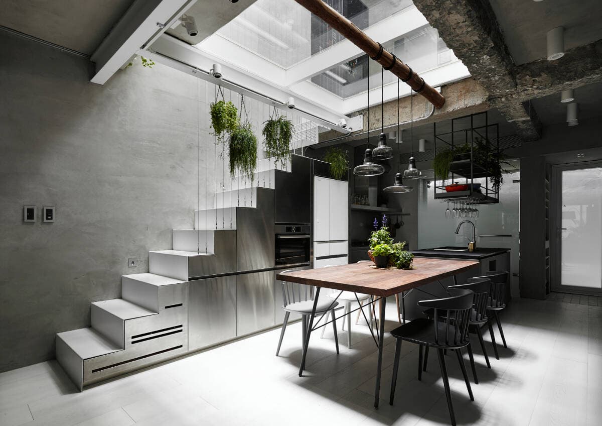Nhà 40m2 làm sàn kính để nhà rộng thoáng, có hiệu quả nhưng không dành cho ai yếu tim