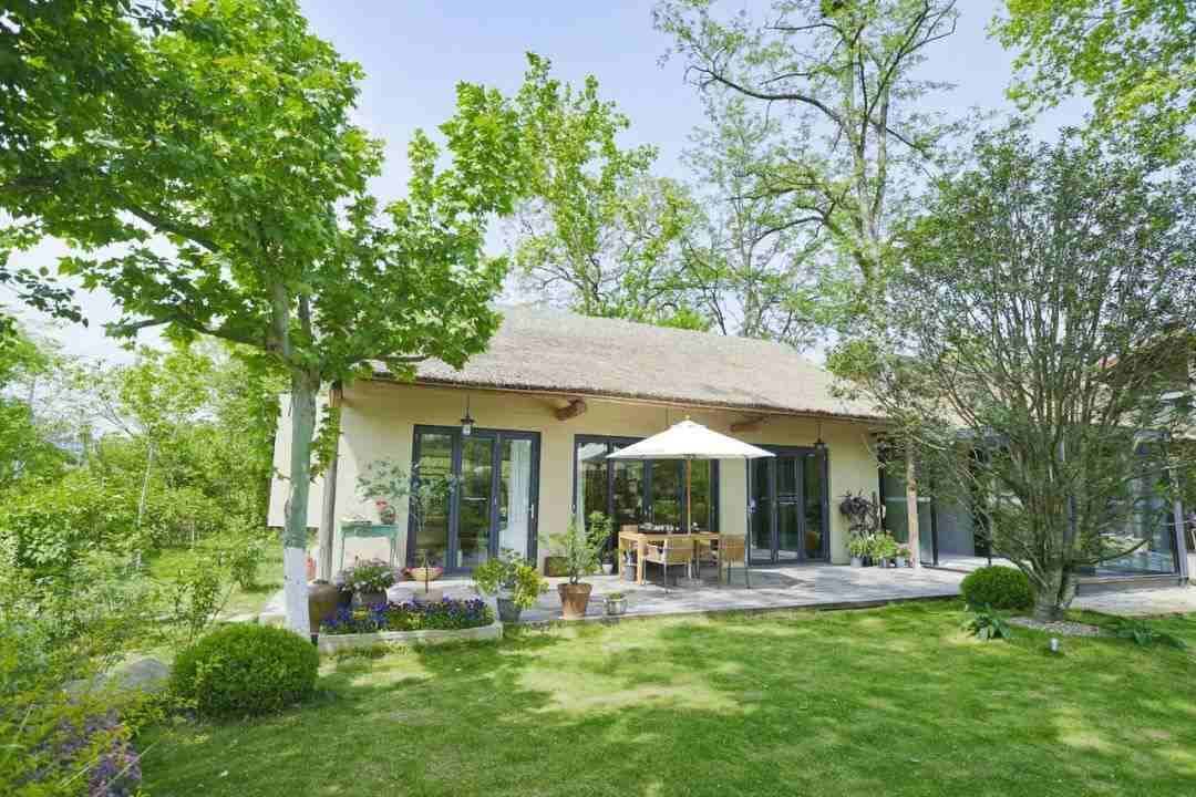 Giám đốc tập đoàn lớn từ chức và về quê xây trang trại nhà vườn rộng hơn 100.000m2