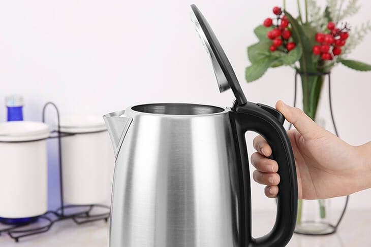 8 việc không nên làm để đảm bảo an toàn và độ bền cho ấm siêu tốc