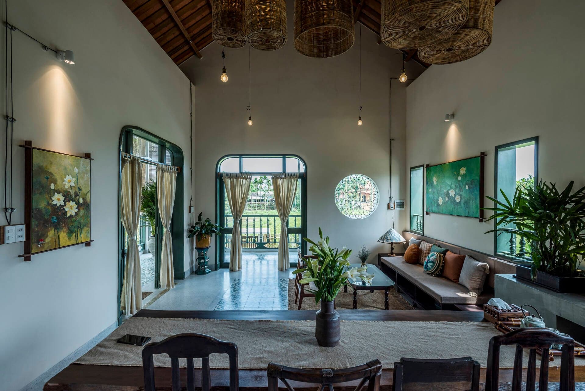 Nhà phong cách Indochine đẹp hài hoà giữa khung cảnh miền quê Quảng Nam