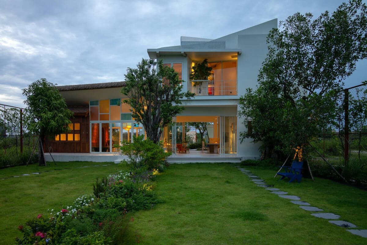 Nhà khung thép 2 tầng ven sông Sài Gòn chỉ mất 2 tuần để hoàn thành