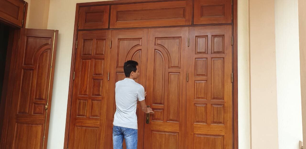 Điểm danh 9+ mẫu cửa gỗ 4 cánh sang trọng, thịnh hành năm 2024