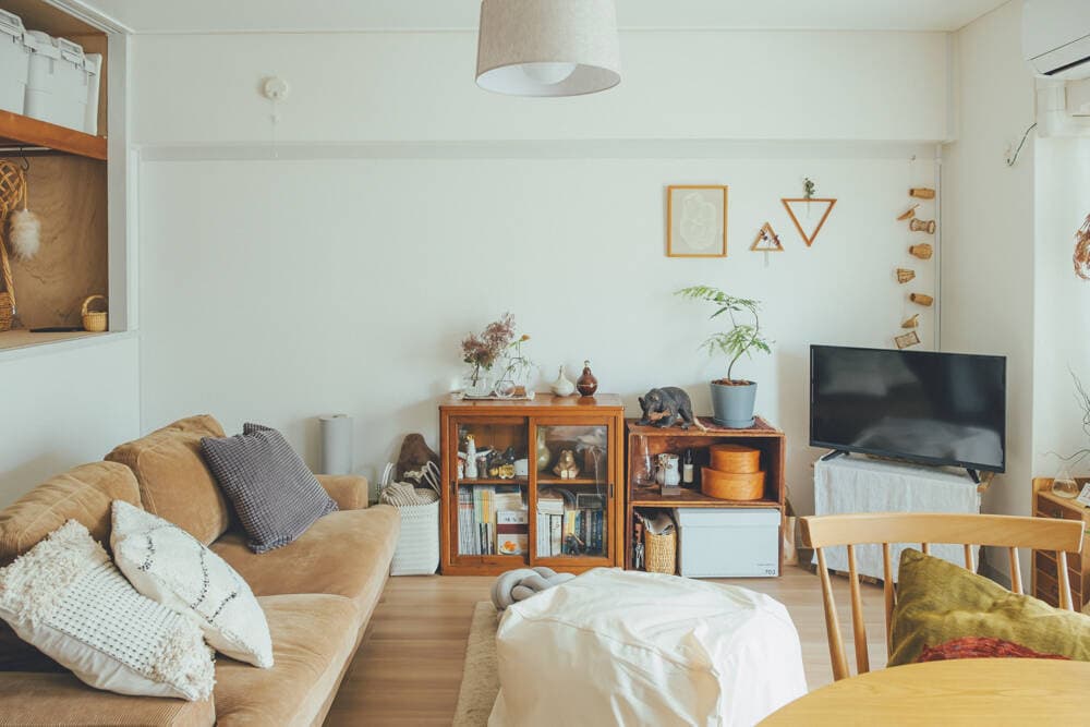 Cách sử dụng chất liệu vải nhung và da lộn để tạo nên không gian ấm cúng