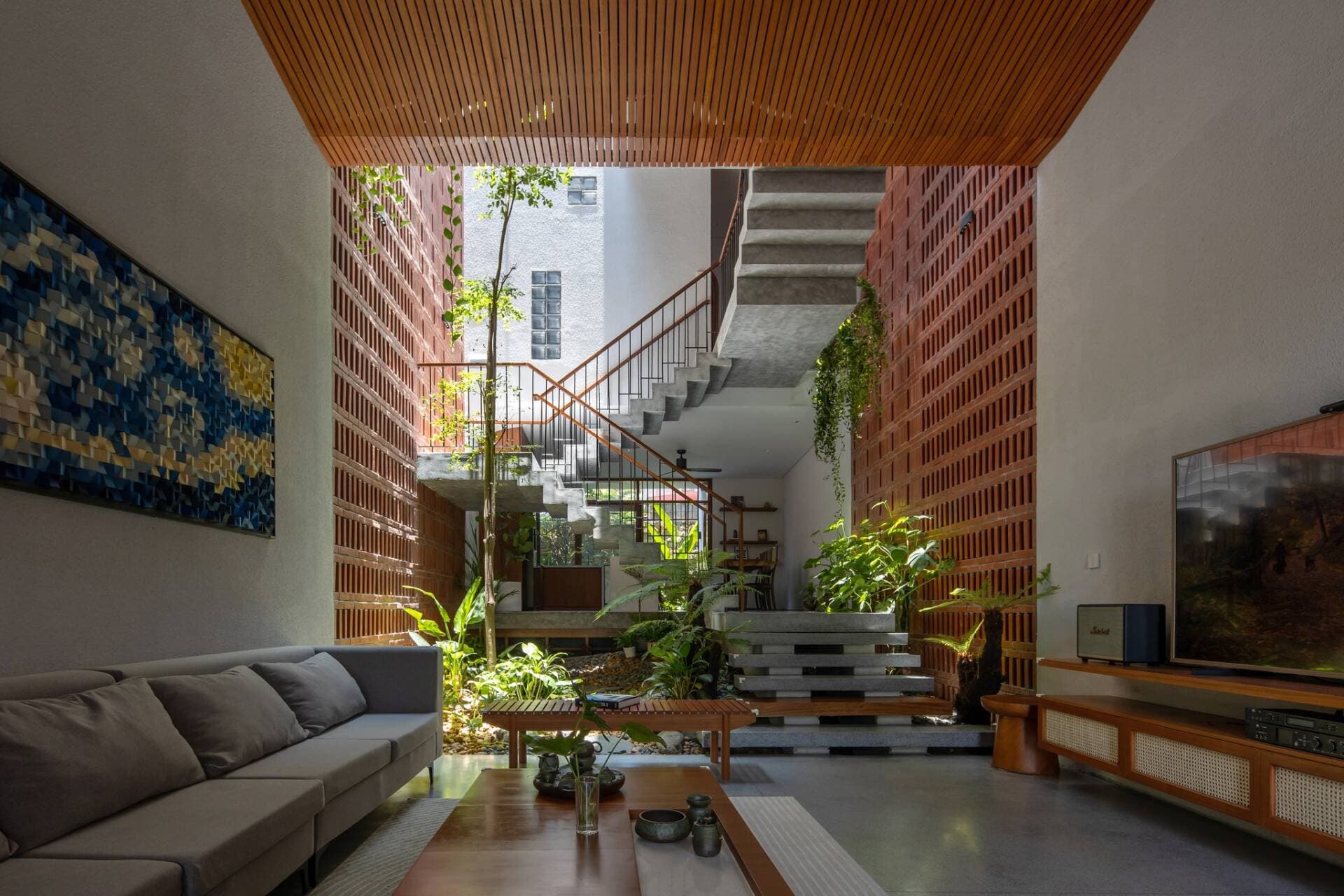 Folding House nhà phố 260m2 ở Hà Nội đưa cây xanh vào từng nếp gấp không gian