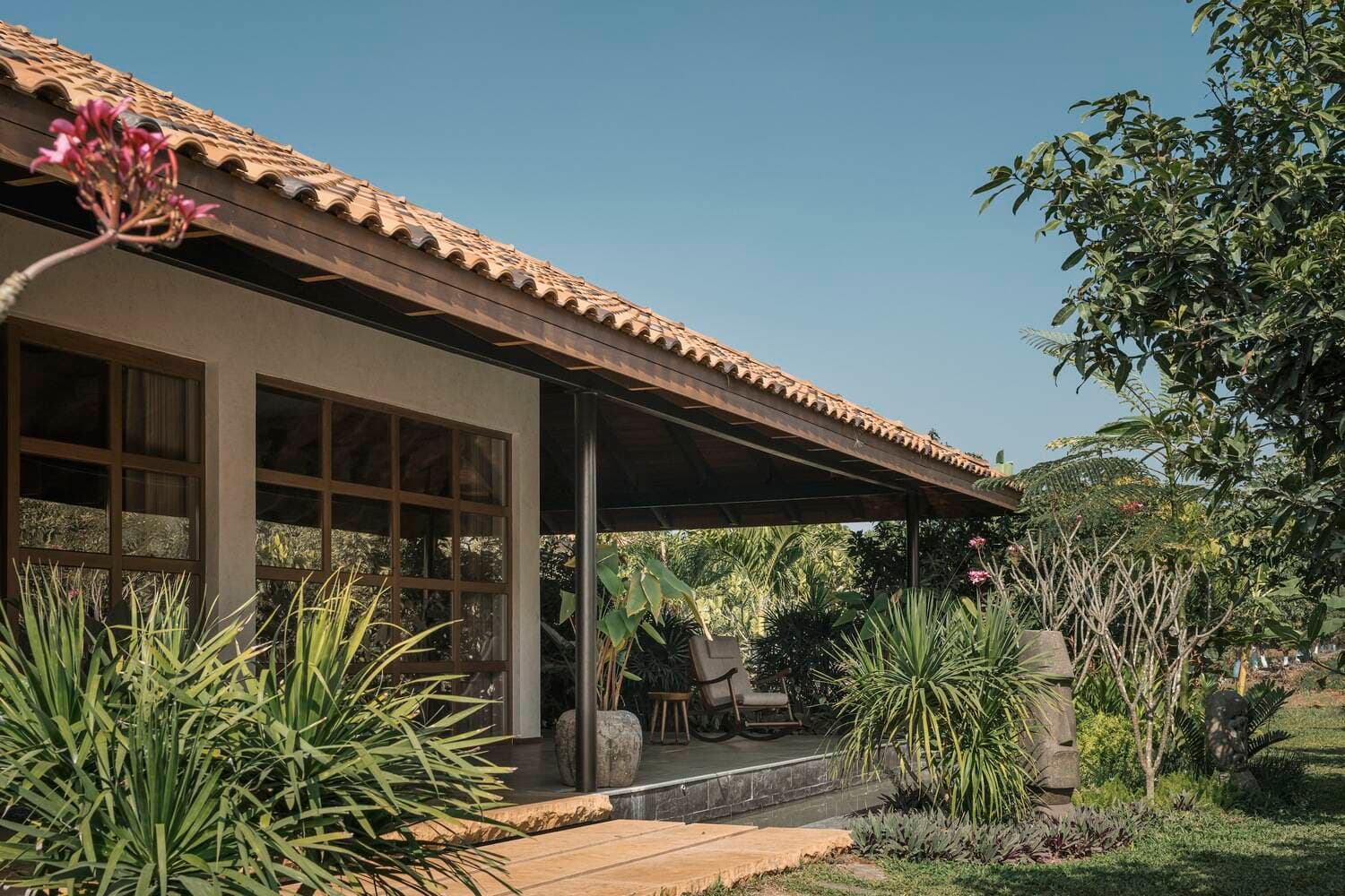 Nhà sân trong Courtyard House: Sự giao thoa giữa kiến trúc hiện đại và truyền thống