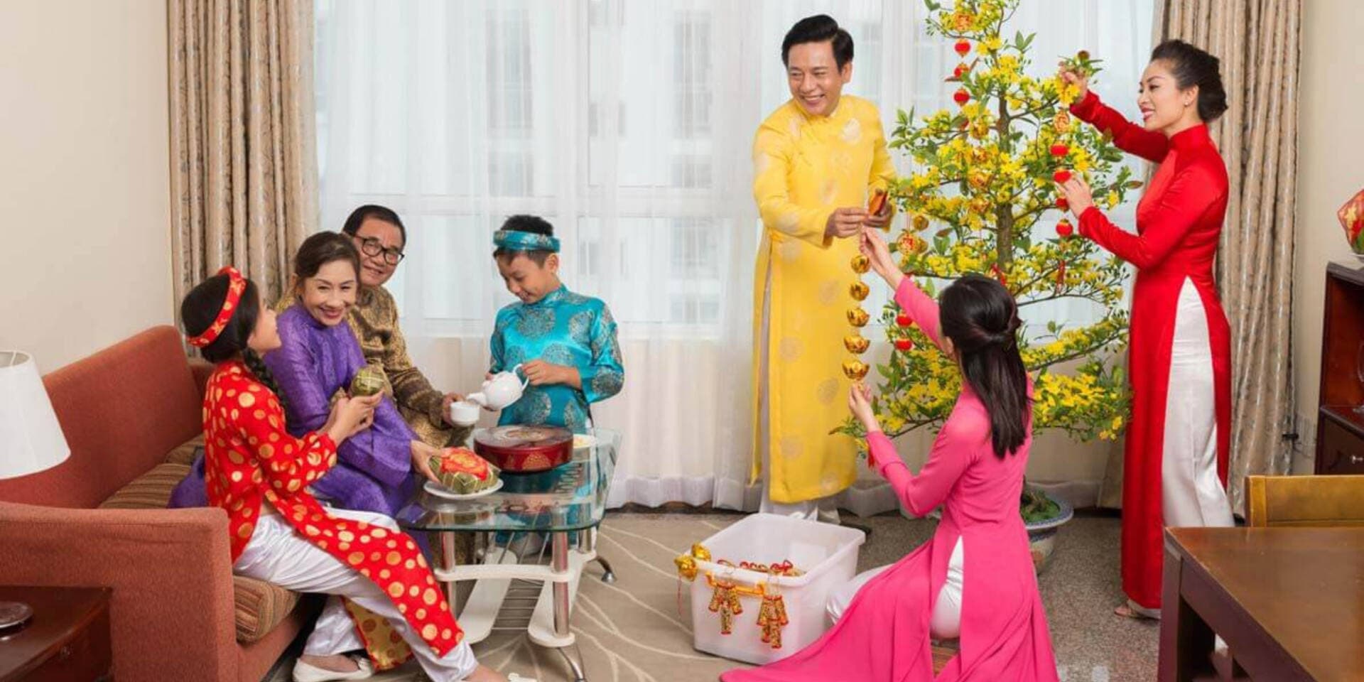 Nguyên tắc lịch sự khi đón khách ngày Tết: Cách ghi điểm tinh tế trong lòng mọi người