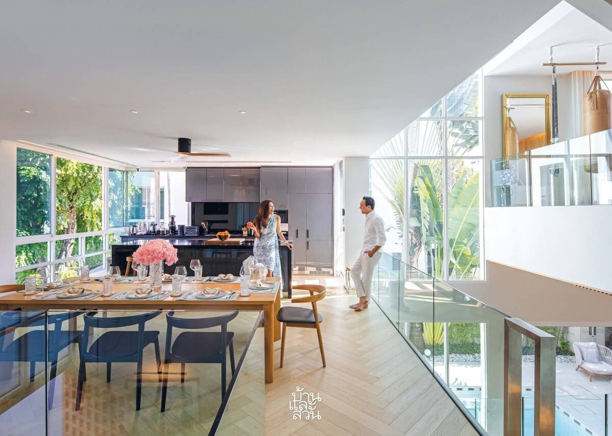Yêu thương xếp chồng trong ngôi nhà lệch tầng 7 tầng - món quà kỷ niệm ngày cưới của người chồng tặng vợ