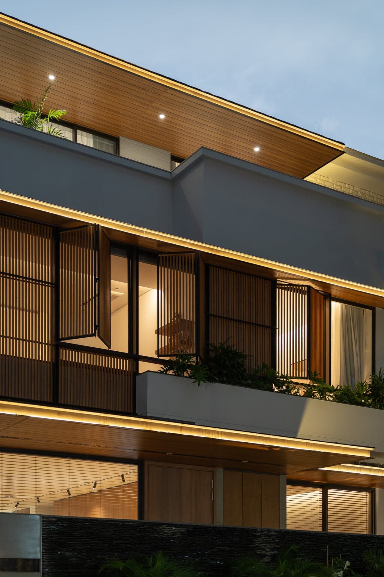 Biệt thự 3 tầng 502m2 tại Phú Mỹ Hưng tối ưu thông gió tự nhiên bằng lõi thông tầng trung tâm